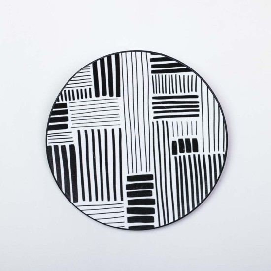 Black and white porcelain plate1