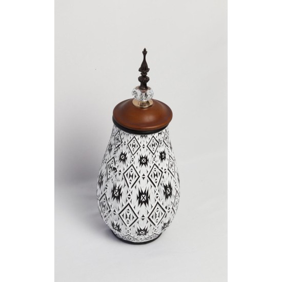 White classic vase 2